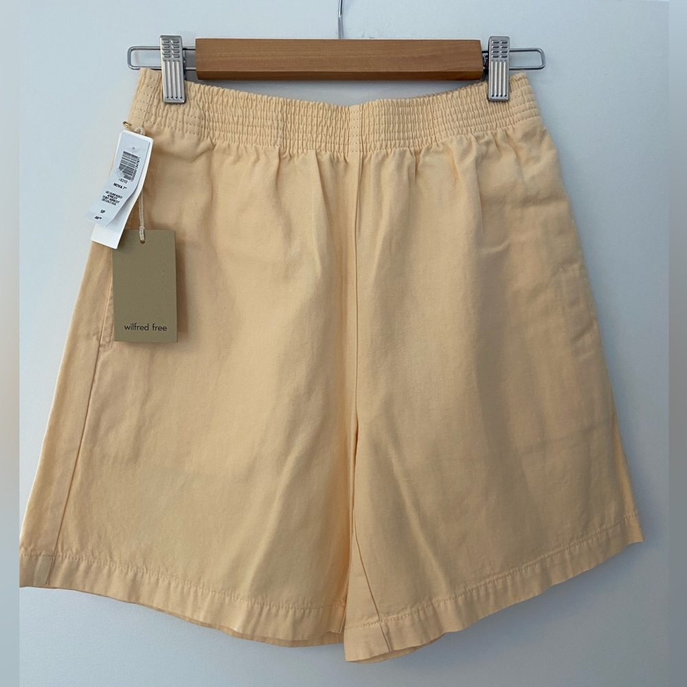 Aritzia Wilfred Free Nova 5” Peach Elastic-Waist Shorts